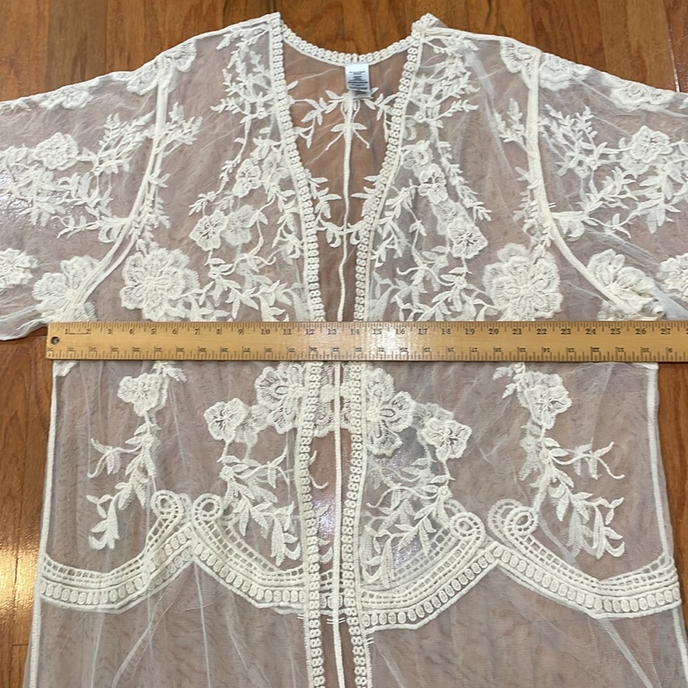 Woman’s lace beach cover up or dressing gown size xxl - Picture 9 of 13
